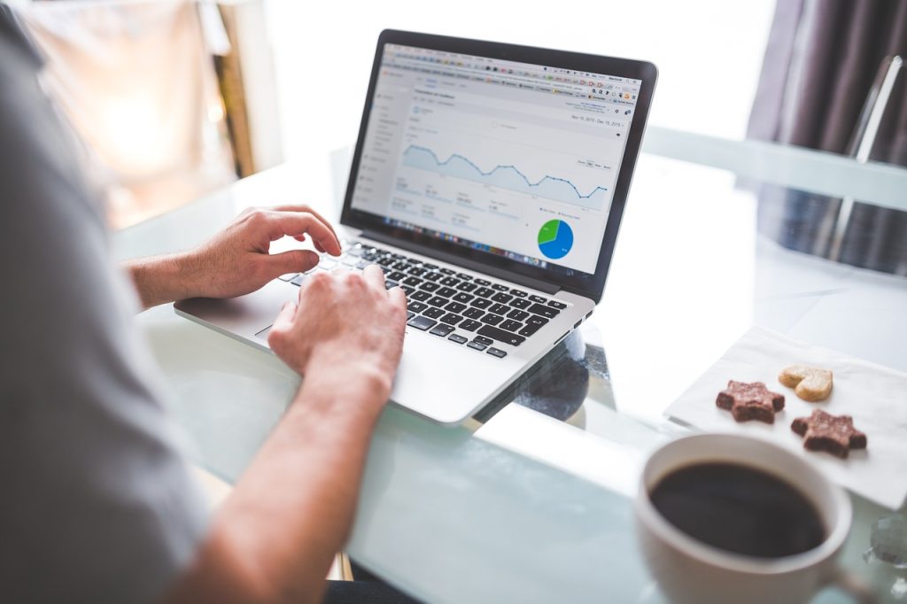 analytics, charts, graphics, marketing, traffic, seo, macbook, laptop, typing, working, technology, analytics, analytics, seo, seo, seo, seo, seo-2618277.jpg